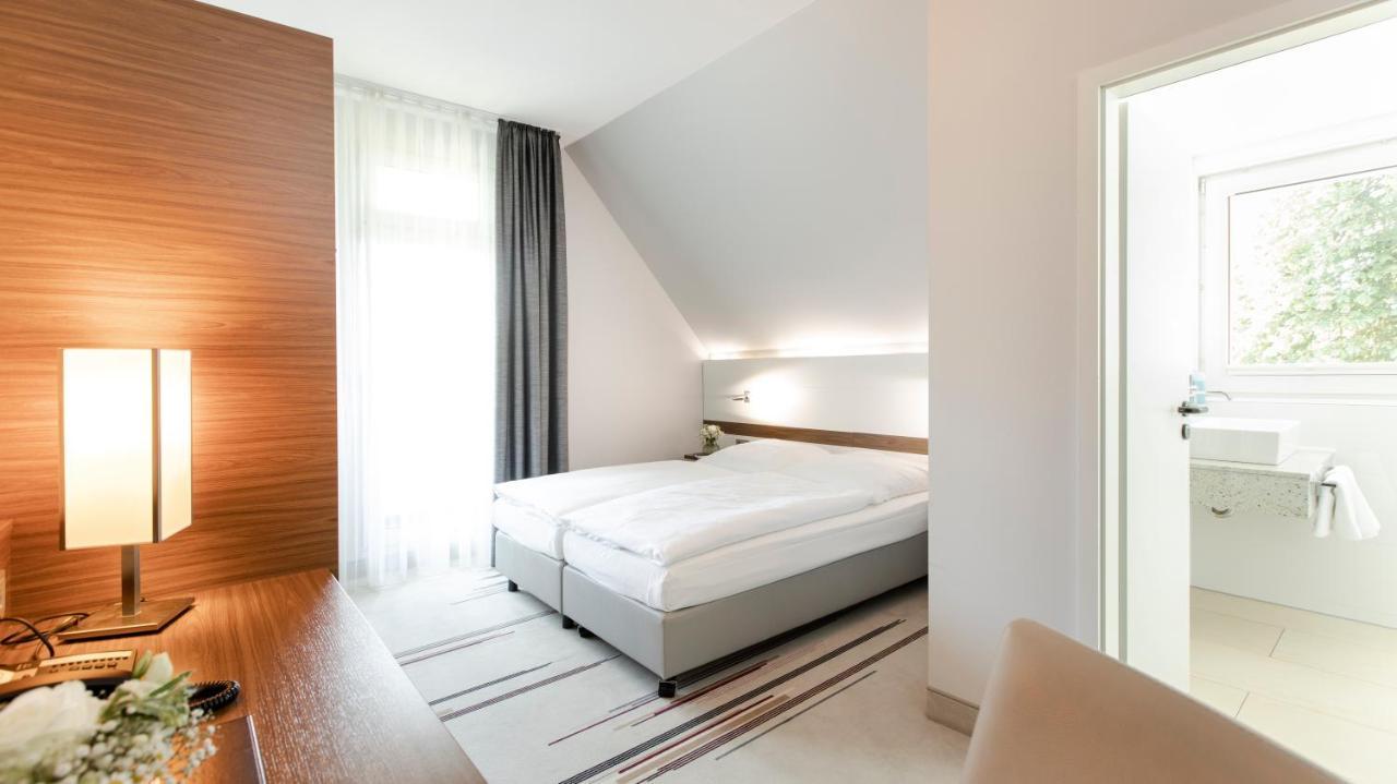 Seminar- & Tagungshotel Grosse Ledder Wermelskirchen Exteriör bild