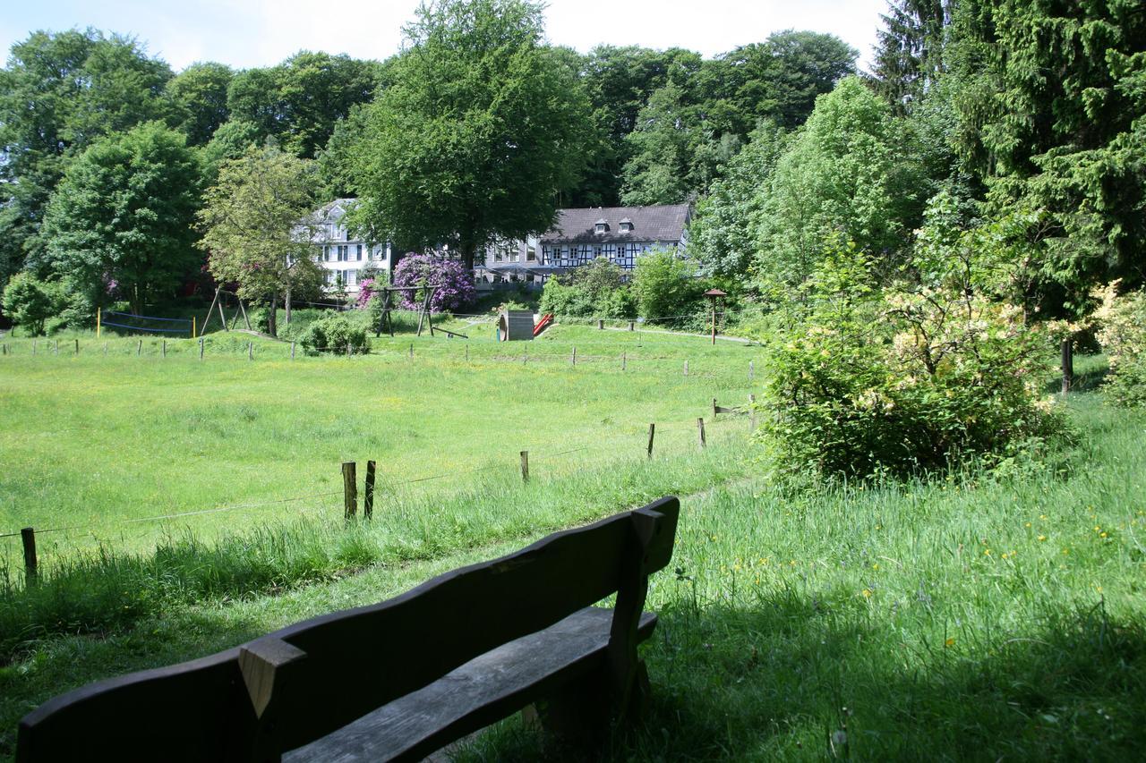Seminar- & Tagungshotel Grosse Ledder Wermelskirchen Exteriör bild